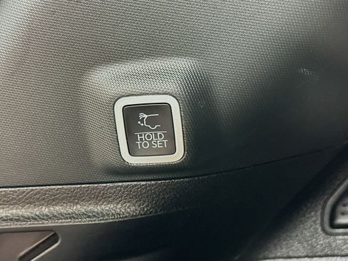 Used 2024 Jeep Grand Cherokee Limited w/ Luxury Tech Group II AWD/4WD image 31