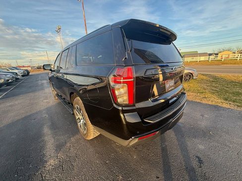 Used 2024 Chevrolet Suburban Z71 w/ Off-Road Capability Package image 5