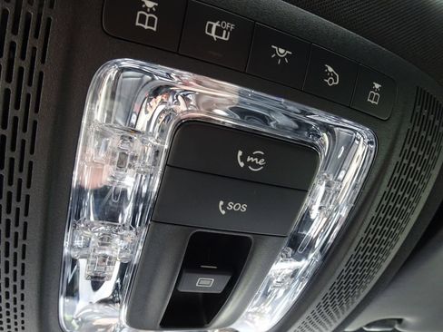 Used 2020 Mercedes-Benz GLB 250 4MATIC image 25