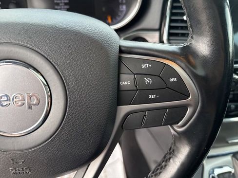 Used 2020 Jeep Grand Cherokee Altitude AWD/4WD image 17