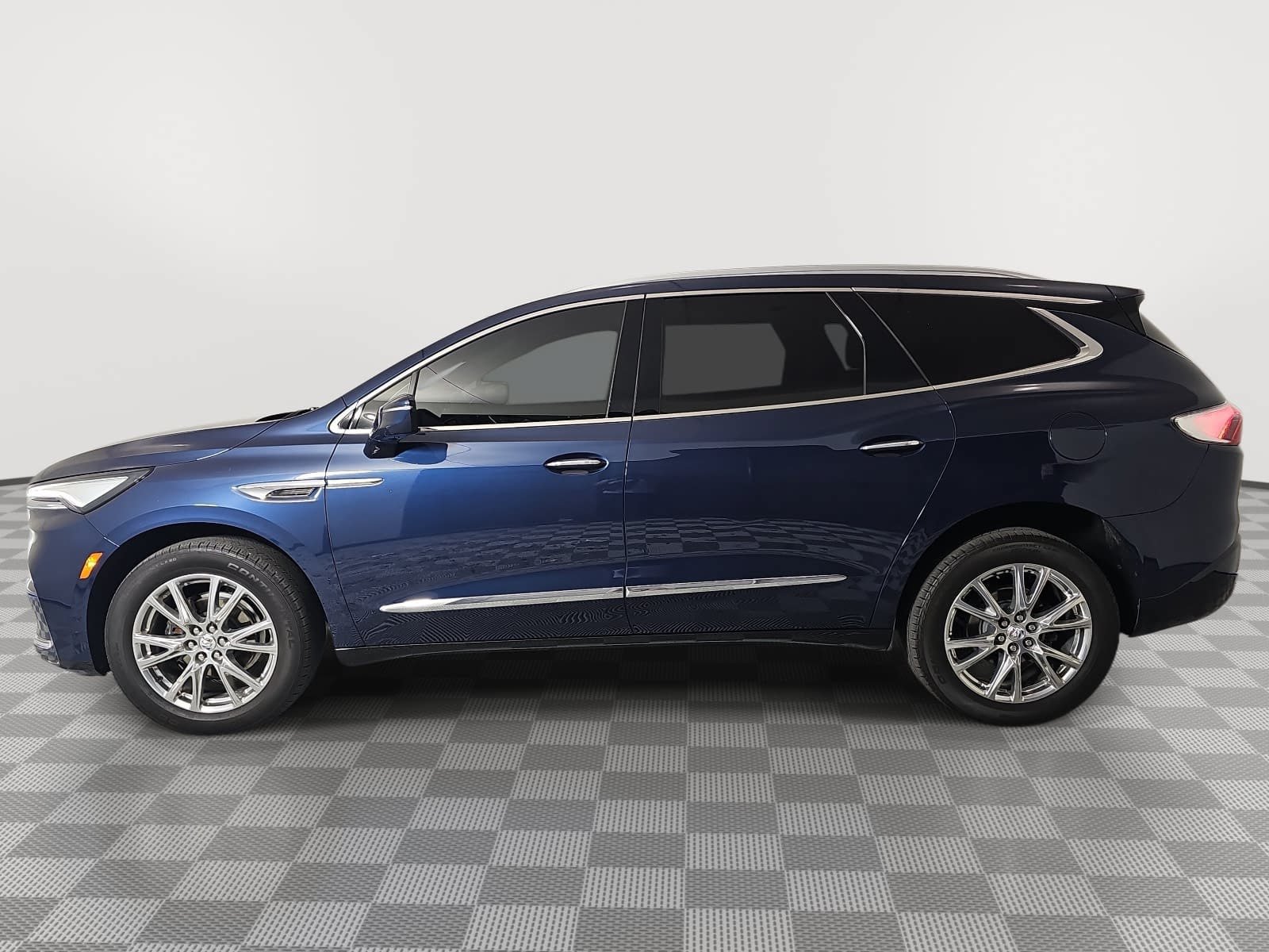 Used 2023 Buick Enclave Premium w/ Experience Buick Package FWD image 5