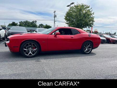 Used 2016 Dodge Challenger R/T w/ Driver Convenience Group RWD image 8