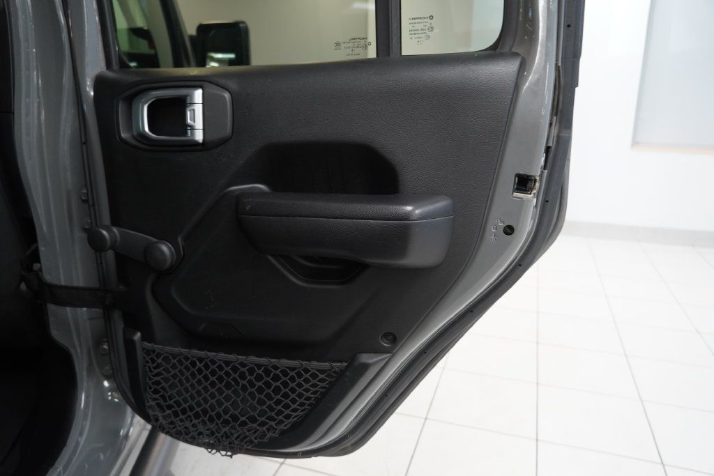 Used 2018 Jeep Wrangler Unlimited Sport AWD/4WD image 29