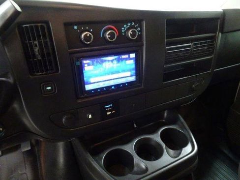 Used 2014 GMC Savana 3500 image 30