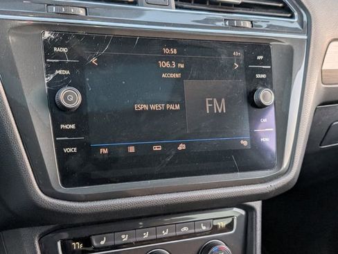 Used 2019 Volkswagen Tiguan SE w/ Panoramic Sunroof Package image 17