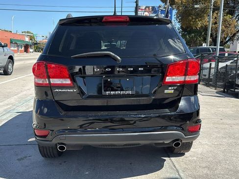 Used 2017 Dodge Journey SXT w/ Comfort/Convenience Group image 12