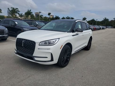 New 2025 Lincoln Corsair Reserve w/ Equipment Group 202A image 2