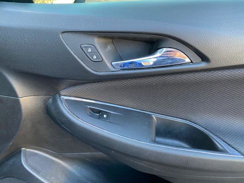 Used 2019 Chevrolet Cruze LT w/ Convenience Package FWD image 45
