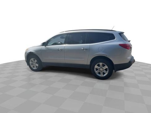 Used 2011 Chevrolet Traverse LT w/ Personal Connectivity Package FWD image 6