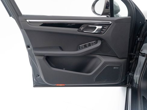 New 2025 Porsche Macan Turbo image 21