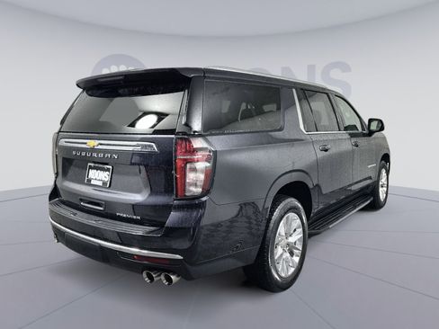 Used 2023 Chevrolet Suburban Premier image 7