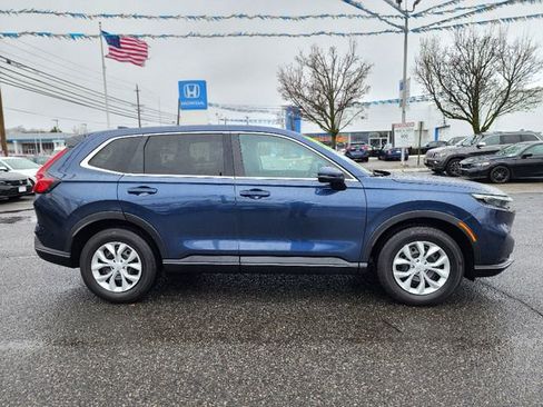 Used 2025 Honda CR-V LX image 6