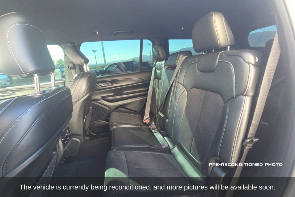 Used 2024 Jeep Grand Cherokee L Laredo AWD/4WD image 12
