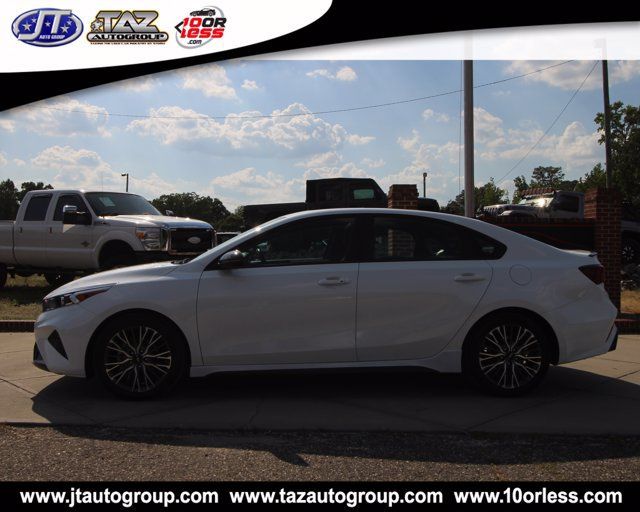 Used 2023 Kia Forte GT-Line w/ GT-Line Premium Package FWD image 4