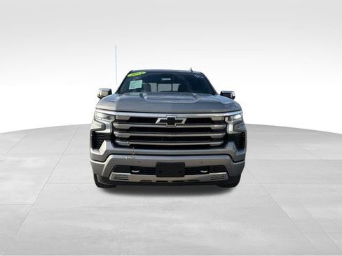 Used 2024 Chevrolet Silverado 1500 High Country w/ High Country Premium Package AWD/4WD image 2