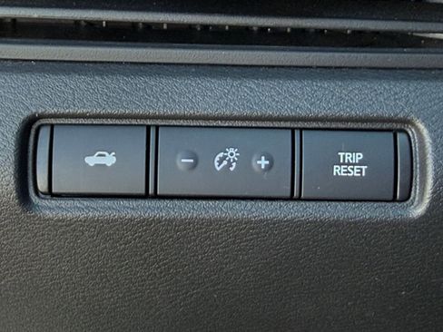 Used 2025 Nissan Altima 2.5 SV image 32