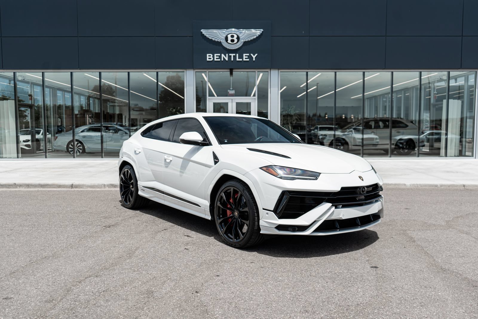 Used 2024 Lamborghini Urus S AWD/4WD image 18