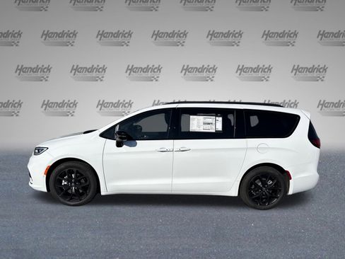 New 2026 Chrysler Pacifica Limited w/ S Appearance Package image 5