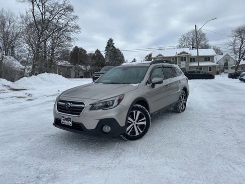 Used 2018 Subaru Outback 2.5i Limited image 1