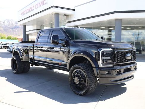 Used 2026 Ford F450 Platinum w/ FX4 Off-Road Package AWD/4WD image 8