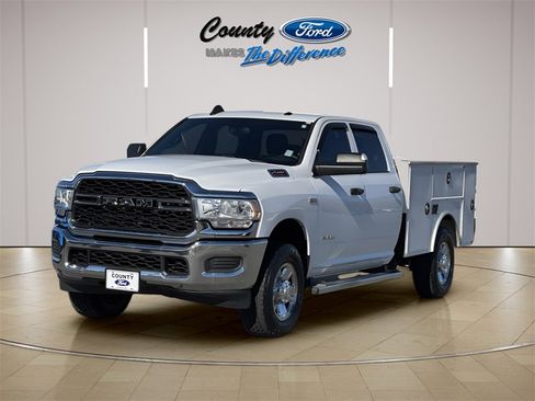 Used 2022 RAM 2500 Tradesman w/ Chrome Appearance Group image 2