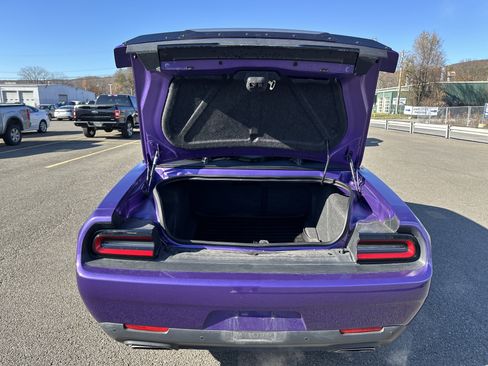 Used 2016 Dodge Challenger SRT w/ Technology Group image 29