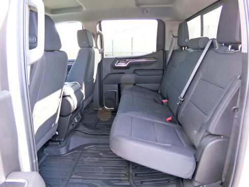 New 2026 GMC Sierra 1500 SLE image 14