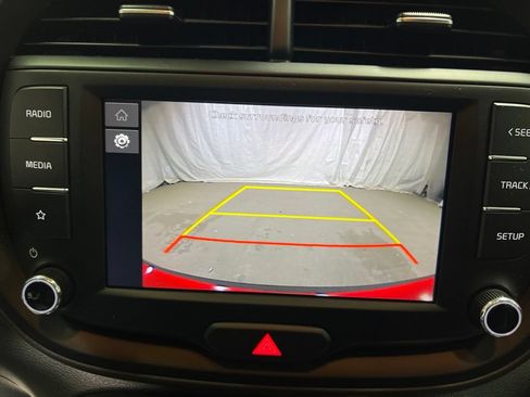 Used 2025 Kia Soul LX w/ LX Technology Package FWD image 33