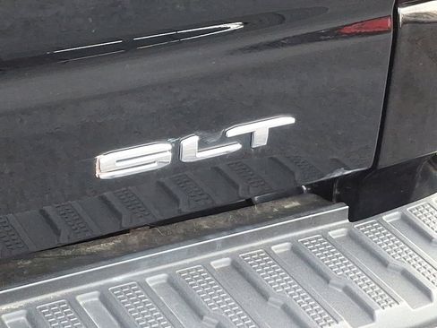 Used 2019 GMC Sierra 1500 SLT image 32