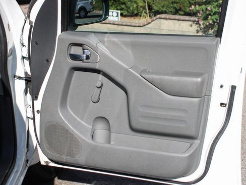 Used 2017 Nissan Frontier S image 31