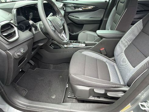 New 2026 Chevrolet TrailBlazer LT w/ Midnight Edition FWD image 16