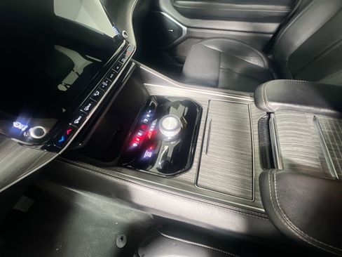 Used 2023 Jeep Wagoneer L Series II image 26