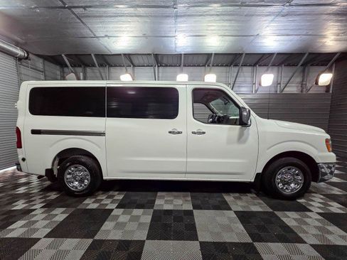 Used 2018 Nissan NV 3500 SL image 9