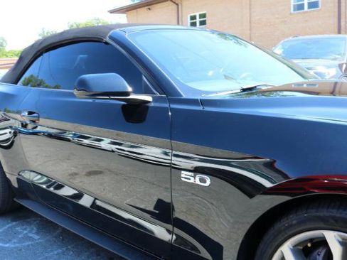 Used 2022 Ford Mustang GT Premium RWD image 3