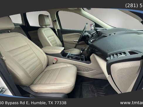 Used 2017 Ford Escape Titanium AWD/4WD image 16