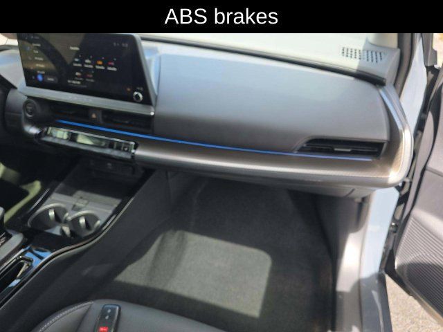 Used 2024 Toyota Prius XLE FWD image 7