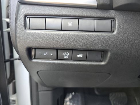Used 2026 Nissan Rogue SV w/ Cold Weather Package FWD image 19
