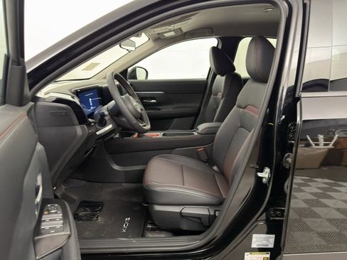 New 2026 Nissan Kicks SR image 14