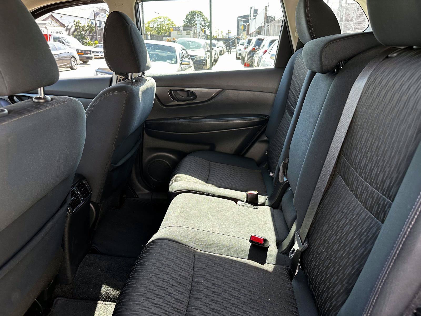 Used 2019 Nissan Rogue S AWD/4WD image 16