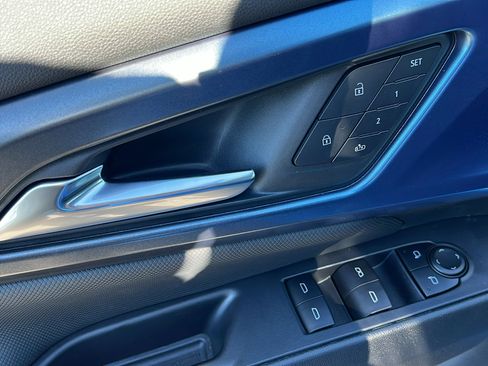 New 2026 Chevrolet Equinox EV LT image 16