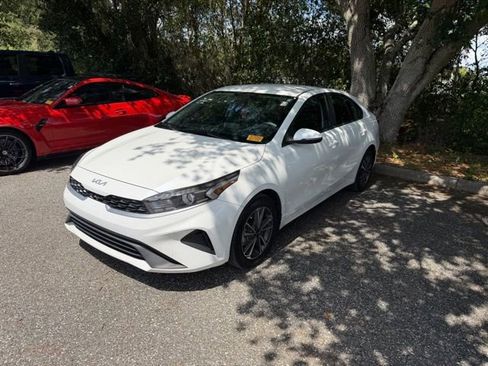 Used 2023 Kia Forte LXS w/ LXS Technology Package FWD image 6