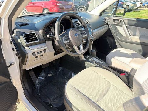 Used 2017 Subaru Forester 2.5i Premium w/ Popular Package #1A image 2