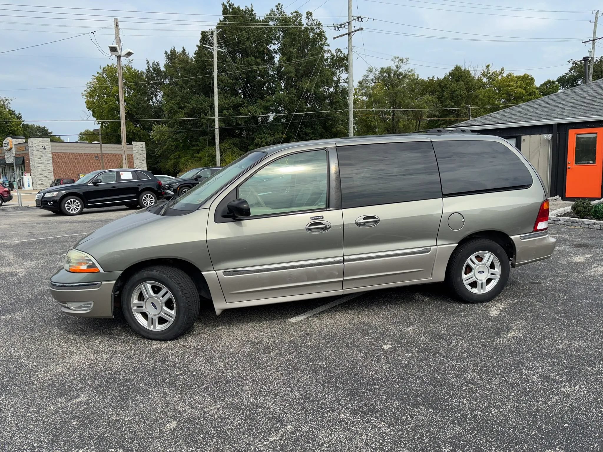 Used 2003 Ford Windstar SEL FWD image 2