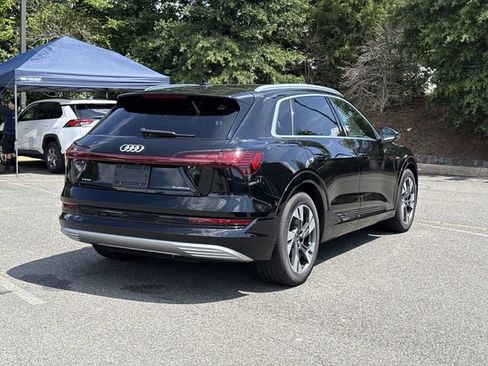 Used 2022 Audi e-tron Premium AWD/4WD image 2