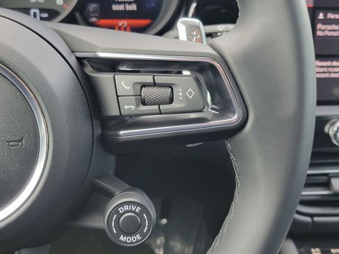 Used 2026 Porsche Macan image 14