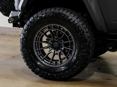 Used 2025 Ford Bronco Badlands image 26