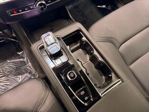 Used 2025 Volvo XC90 B6 Plus image 18