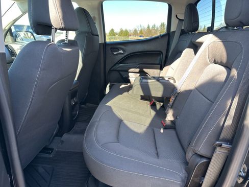 Used 2022 Chevrolet Colorado LT w/ LT Convenience Package image 11