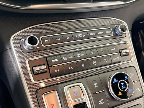 Used 2023 Hyundai Santa Fe SEL image 16