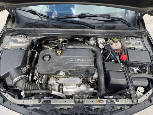 Used 2018 Chevrolet Malibu LT FWD image 17